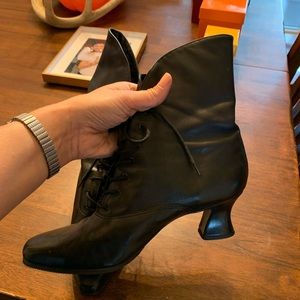 Black Leather Nine West boots